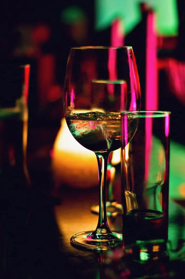 glass of wine/>
                </div>
                <div>
                    <div class=